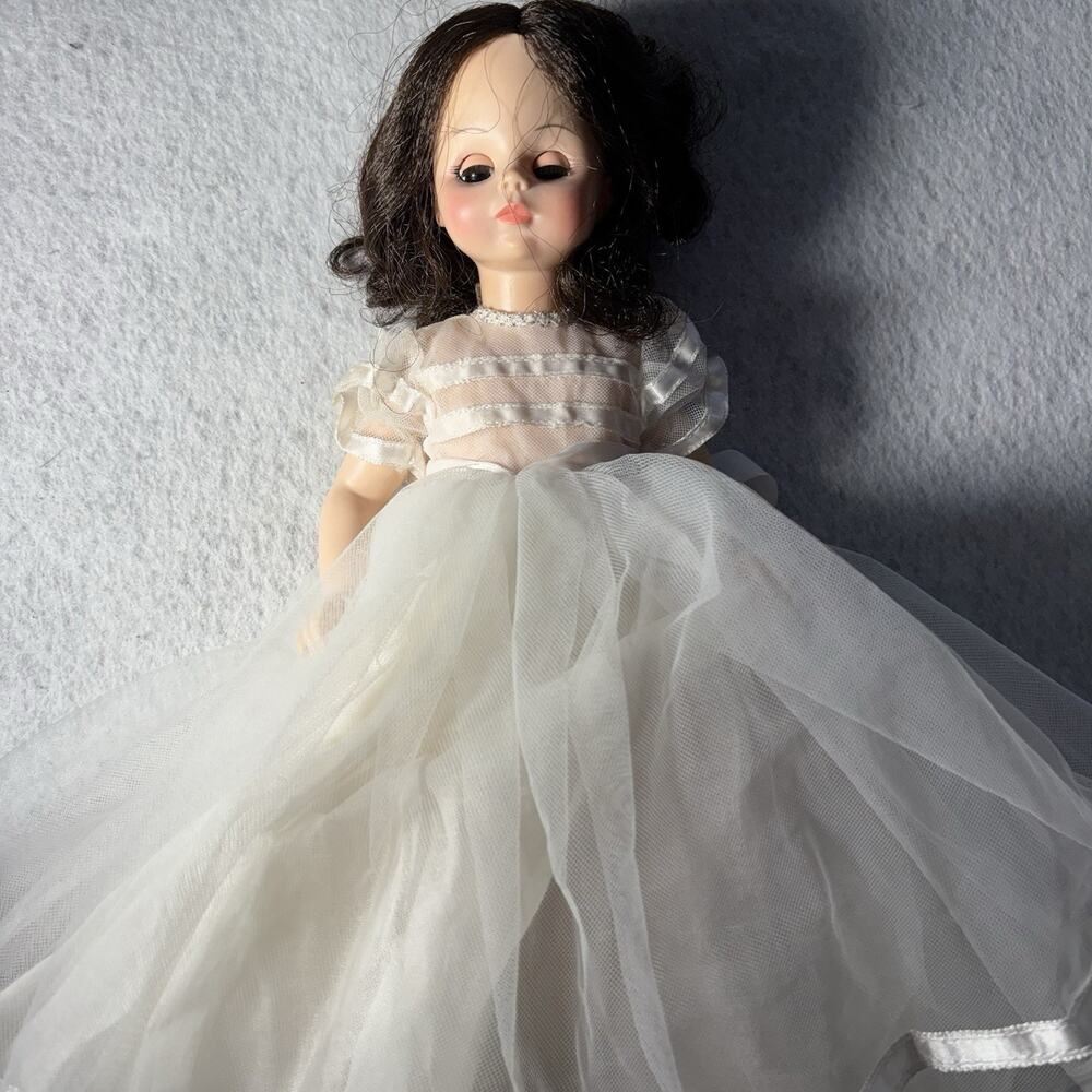 Vintage Madame Alexander Snow White Doll 14" Tagged Gown Brunette Mary Ann Face - Picture 3 of 4
